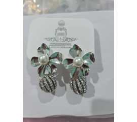 Trendy Flower Stud Earrings Female Statement Earrings