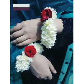 Artificial Gajra Flower kangan for Wedding Jewellery - Reuseable - White with Red Flower- Pack of 2