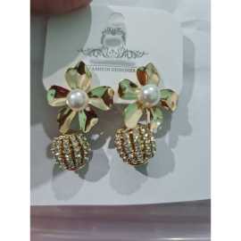 Trendy Flower Stud Earrings Female Statement Earrings for Girls 1 Pair