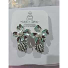 Trendy Flower Stud Earrings Female Statement Earrings