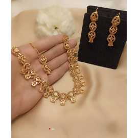 Beautiful Design Golden Necklace With Earing Jewellery Set