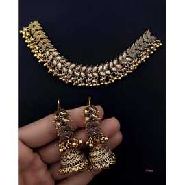 Beautiful Fashionable Choker Necklace & Earrings Set