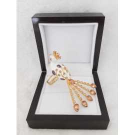 Stylish and Good Quality Brooch By Ornaments