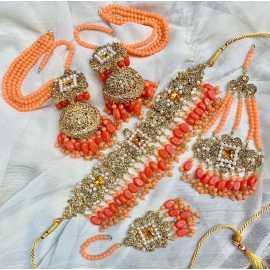 Traditional Jewelery Set By Ornaments