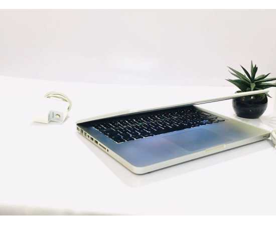 Apple MacBook Pro 2009/10 , 4GB RAM 500GB HDD -13.3" Display (Used)