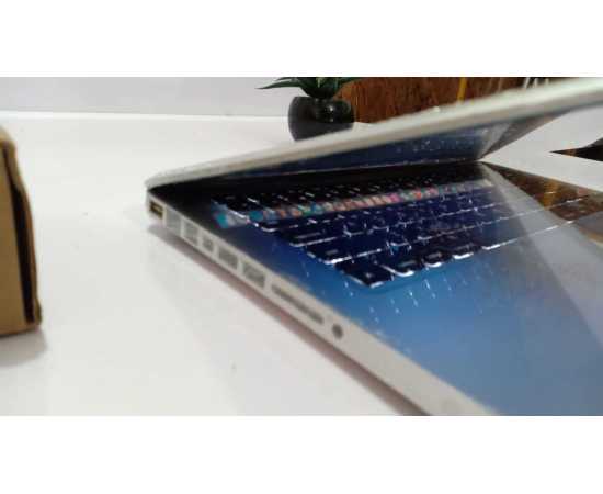 Apple MacBook Pro 2009/10, 4GB RAM 128GB SSD 13.3" Display (Used)