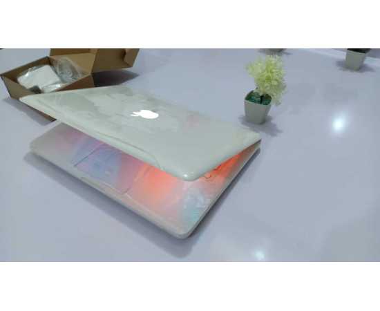 Apple MacBook A1342 (Late 2009), 4GB RAM 250GB HDD 13.3" Display (Used)