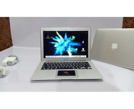 Apple MacBook Air 2011, 4GB RAM 128GB SSD Intel Core i5 13.3" Display (Used)