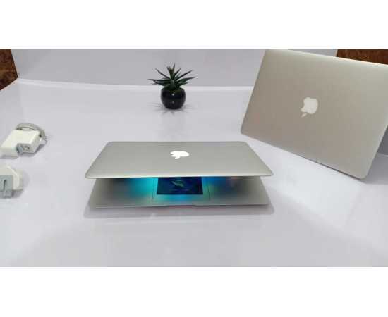 Apple MacBook Air 2011, 4GB RAM 128GB SSD Intel Core i5 13.3" Display (Used)