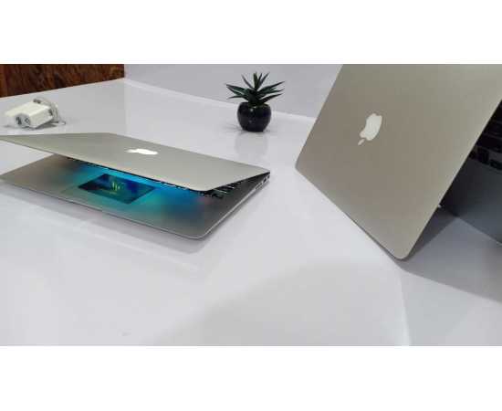 Apple MacBook Air 2011, 4GB RAM 128GB SSD Intel Core i5 13.3" Display (Used)