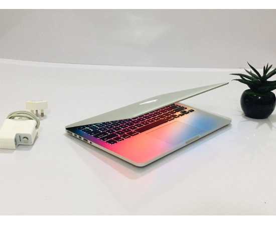 Apple MacBook Pro 2015, 8GB RAM 128GB SSD Intel Core i5 Retina 13.3″ Display (Used)