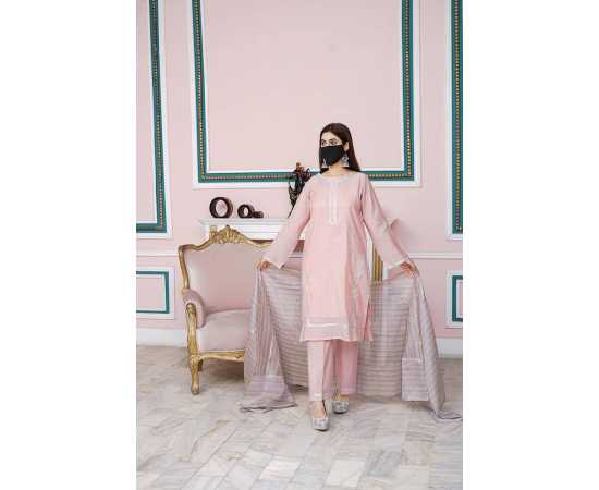 Elegant 3-Piece Set with Beautiful Lace and Organza Dupatta Full Sleeves Elegant 3-Piece Set with Beautiful Lace and Organza Dupatta Full Sleeves